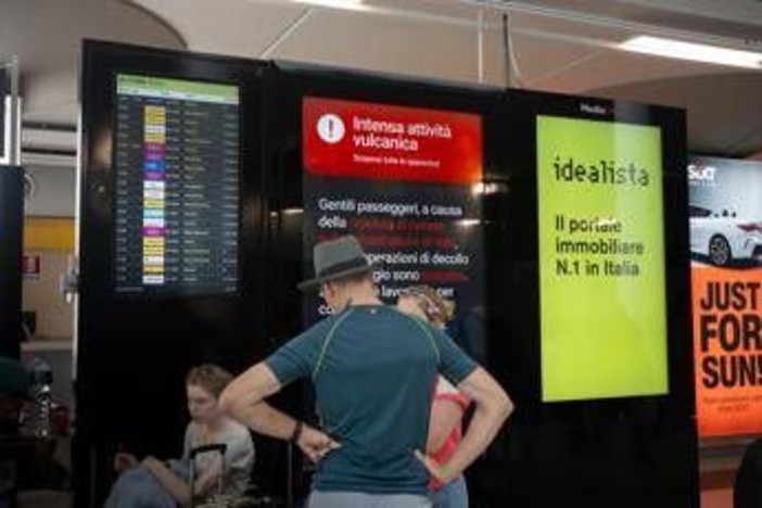 Aeroporto di Catania, scende l’allerta per l’Etna: voli sospesi fino alle 14 Aeroporto di Catania, scende l’allerta per l’Etna: voli sospesi fino alle 14