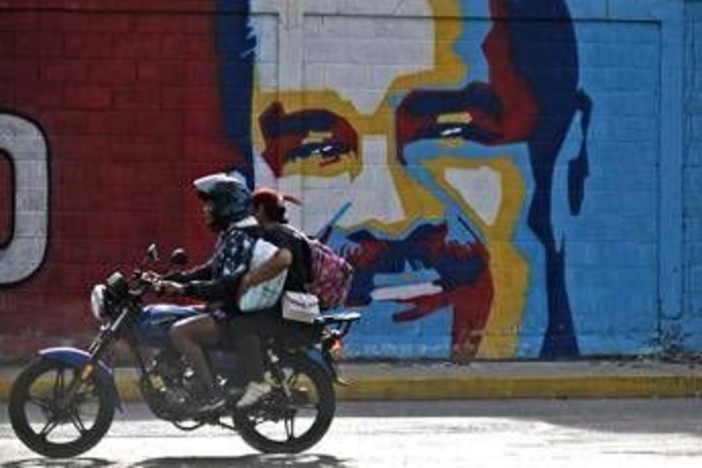 Venezuela, Trump chiude era di Maduro: gli scenari. Caracas: "Ci difenderemo"