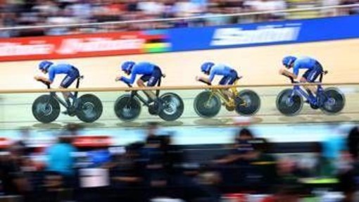 Mondiali, Italia argento nell'inseguimento a squadra: azzurri battuti dalla Danimarca Mondiali, Italia argento nell'inseguimento a squadra: azzurri battuti dalla Danimarca