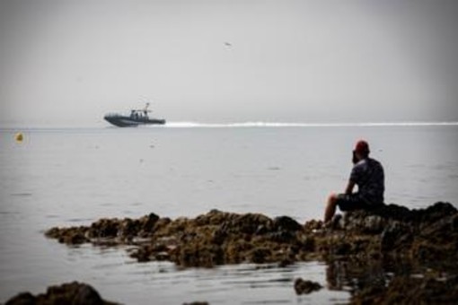 Ceuta, migranti dal Marocco arrivati a Gibilterra. El Mundo: "Venti persone bloccate"