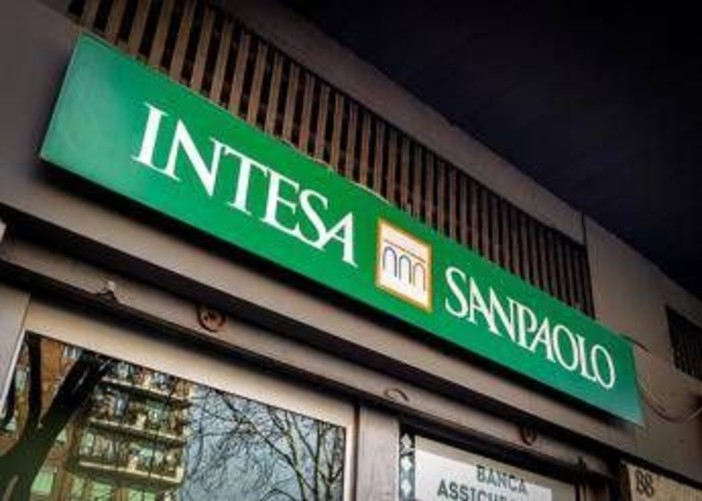 Intesa Sanpaolo, utili a 9,3 miliardi di euro: l’obiettivo è 10 miliardi per il 2026 Intesa Sanpaolo, utili a 9,3 miliardi di euro: l’obiettivo è 10 miliardi per il 2026