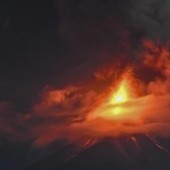 Paura in Guatemala, erutta il vulcano Fuego: allerta massima Paura in Guatemala, erutta il vulcano Fuego: allerta massima