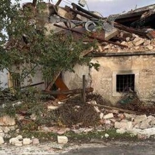 Verona, esplosione durante sgombero casolare: morti tre carabinieri, 15 feriti. Fermati tre fratelli
