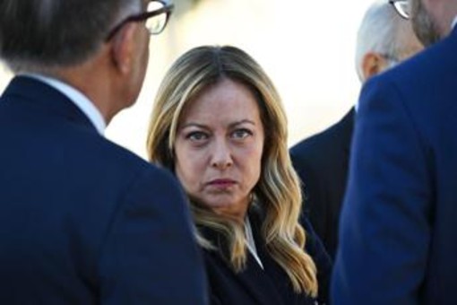 Meloni a Bonaccini: "Italiani votano a destra perché hanno studiato poco? Noi non chiediamo titoli, li rispettiamo"