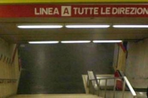Roma, 28enne investito da metro a Baldo degli Ubaldi: estratto vivo dai binari Roma, 28enne investito da metro a Baldo degli Ubaldi: estratto vivo dai binari