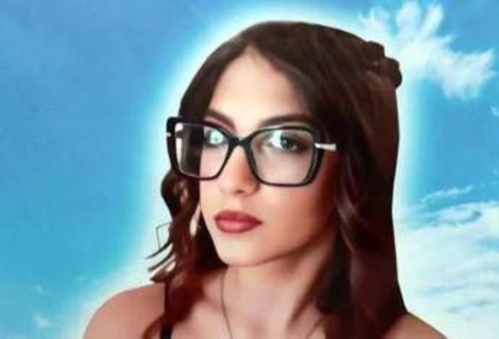 La mamma di Martina Carbonaro in aula con braccialetto elettronico: "Tucci trattato come figlio, non lo perdonerò mai"
