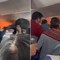 Power bank prende fuoco nella cappelliera dell'aereo: paura sul volo IndiGo