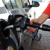 Caro carburanti, prezzi di benzina e diesel oggi: verde sfiora 1,9 euro al litro