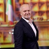 Sanremo 2026, Andrea Pucci rinuncia: il caso diventa politico