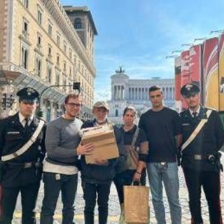 Guida turistica morta al Colosseo, carabinieri rintracciano i familiari Guida turistica morta al Colosseo, carabinieri rintracciano i familiari