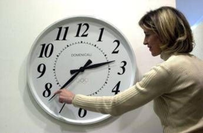 Ora legale marzo 2026, quando torna e come spostare le lancette