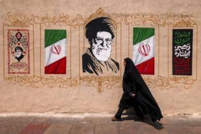 Sanzioni e blocco navale Usa, le misure dell'Iran: Teheran verso un'economia di sopravvivenza Sanzioni e blocco navale Usa, le misure dell'Iran: Teheran verso un'economia di sopravvivenza