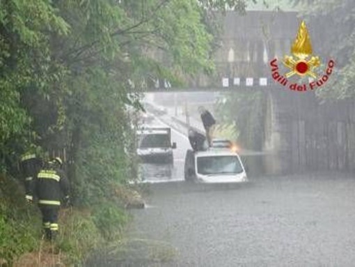 Vento e nubifragi, maltempo colpisce il Nord e ora è allerta anche al Centro-Sud