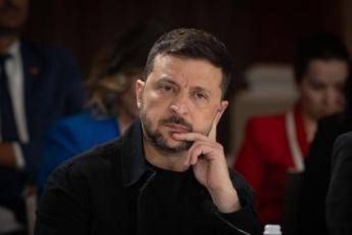 Ucraina, Zelensky: &quot;Droni russi in Polonia e Romania, guerra si allarga&quot;