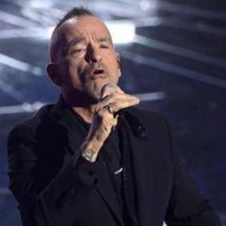 Eros Ramazzotti, da Bocelli a Ultimo: ecco i duetti di 'Una storia importante' Eros Ramazzotti, da Bocelli a Ultimo: ecco i duetti di 'Una storia importante'