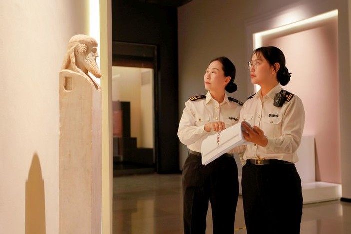 Cina, i reperti di Pompei esposti per la prima volta nello Yunnan Cina, i reperti di Pompei esposti per la prima volta nello Yunnan