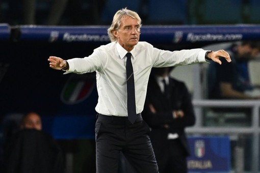 Mancini divide il gruppo, dieci azzurri non partono per la Turchia Mancini divide il gruppo, dieci azzurri non partono per la Turchia