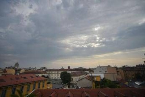 Piogge, vento e qualche temporale fino a mercoledì: poi svolta calda e anticipo d’estate Piogge, vento e qualche temporale fino a mercoledì: poi svolta calda e anticipo d’estate