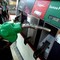 Caro carburanti, Eni: "Da lunedì un tetto ai prezzi di benzina e gasolio per 30 giorni" Caro carburanti, Eni: "Da lunedì un tetto ai prezzi di benzina e gasolio per 30 giorni"