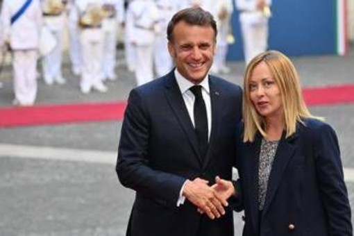 Italia-Francia, Meloni: &quot;Con Macron rafforzato dialogo e coordinamento&quot;