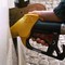 Benzina a un passo dai 2 euro, diesel torna a salire con forza: i prezzi dei carburanti oggi Benzina a un passo dai 2 euro, diesel torna a salire con forza: i prezzi dei carburanti oggi