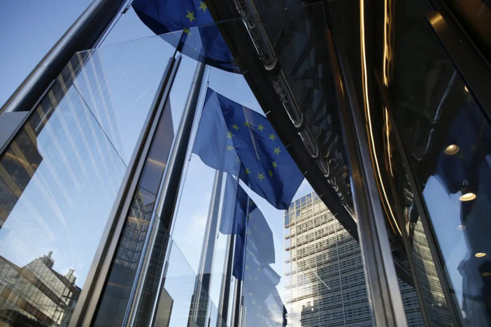 Commissione Ue propone rinvio di un anno per le norme sull’import di metano Commissione Ue propone rinvio di un anno per le norme sull’import di metano
