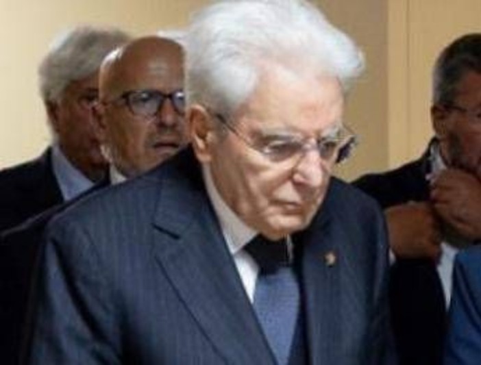 Violenza sulle donne, Mattarella: "Emergenza di primaria importanza nel nostro Paese"