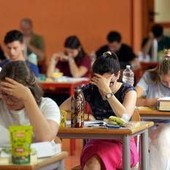 Maturità 2026, la traccia di attualità svelata dall'Ia: ecco i 'temi' secondo Chat Gpt, Gemini e Claude Ai Maturità 2026, la traccia di attualità svelata dall'Ia: ecco i 'temi' secondo Chat Gpt, Gemini e Claude Ai