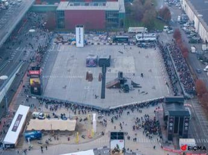 Eicma 2025, 'MotoLive' festeggia 20 anni di adrenalina con leggende del Motorsport Eicma 2025, 'MotoLive' festeggia 20 anni di adrenalina con leggende del Motorsport