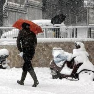 Maltempo oggi sull'Italia, vento piogge e neve in collina: allerta rossa in Abruzzo e arancione in tre regioni