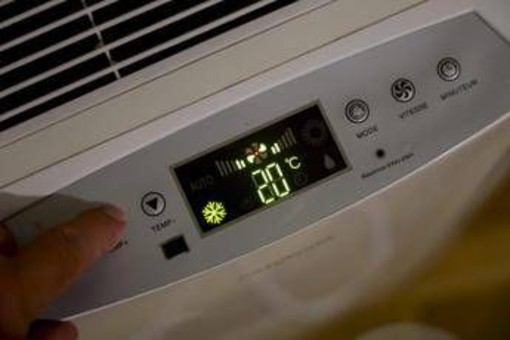Caldo, come affrontare le notti tropicali: i quattro consigli (fondamentali) dell'esperto