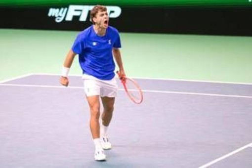 Cobolli e l'emozionante dedica a Bove dopo la vittoria in Coppa Davis - Il video Cobolli e l'emozionante dedica a Bove dopo la vittoria in Coppa Davis - Il video