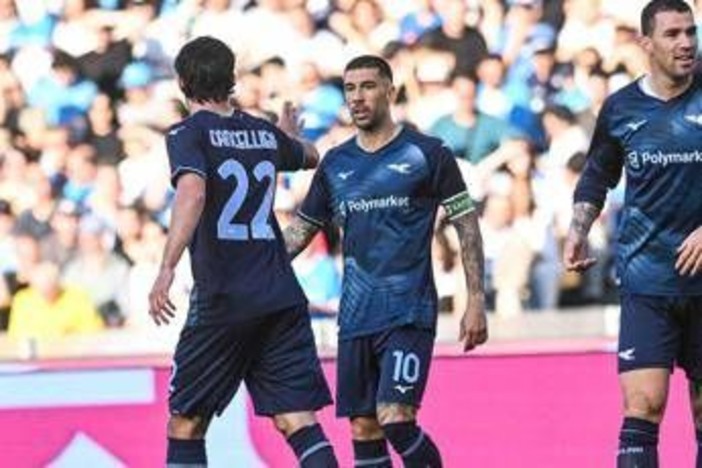 Napoli-Lazio, rigore sbagliato dai biancocelesti e mancato rosso a Lobotka: cos'è successo