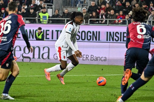 Ci pensa Leao, il Milan vince a Cagliari 1-0 Ci pensa Leao, il Milan vince a Cagliari 1-0