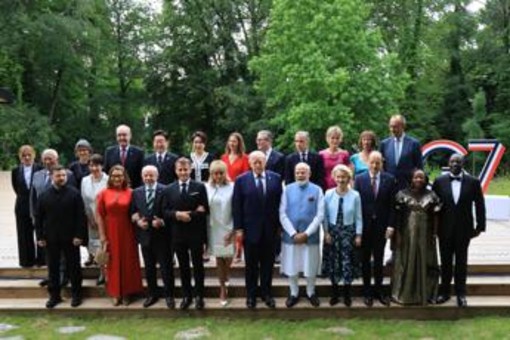 Ultimo giorno del G7 di Evian, possibile nuovo incontro Trump-Zelensky - Diretta