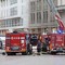 Milano, incendio in un palazzo vicino Rinascente in piazza Duomo: alta nube di fumo