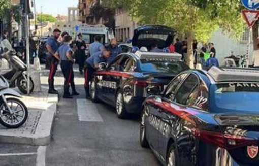 Roma, donna accoltellata. Malore per l'aggressore, avrebbe tentato un gesto estremo Roma, donna accoltellata. Malore per l'aggressore, avrebbe tentato un gesto estremo