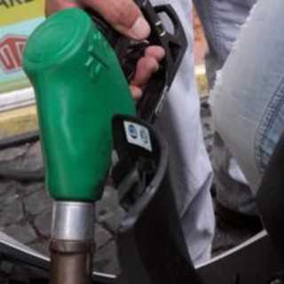 Carburanti, accelera calo prezzi benzina e diesel Carburanti, accelera calo prezzi benzina e diesel