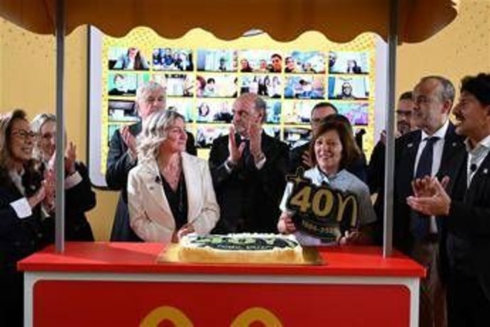 McDonald’s Italia compie 40 anni, il primo ristorante a Roma in Piazza di Spagna McDonald’s Italia compie 40 anni, il primo ristorante a Roma in Piazza di Spagna