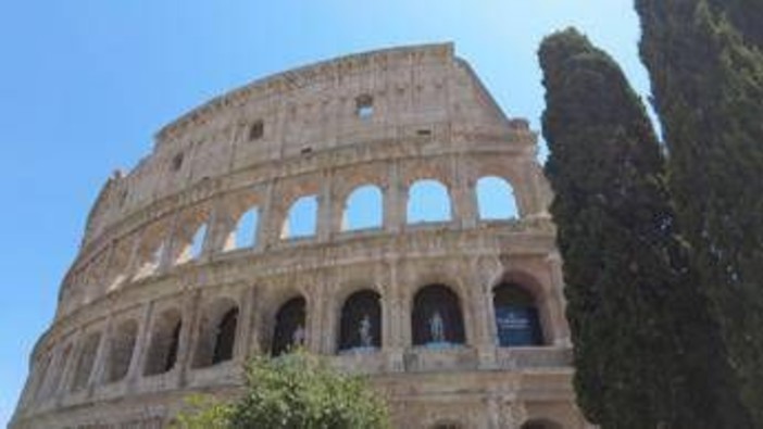 Giuli: "Domani riapre il Colosseo, coesi per sicurezza e giustizia" Giuli: "Domani riapre il Colosseo, coesi per sicurezza e giustizia"