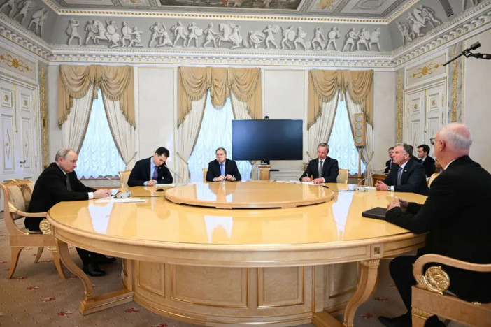 Ucraina, Cremlino “Pronti a negoziati trilaterali attorno al 10 novembre” Ucraina, Cremlino “Pronti a negoziati trilaterali attorno al 10 novembre”