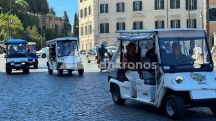 Roma invasa dalle golf car, una giungla senza regole né sicurezza: l'inchiesta Adnkronos Roma invasa dalle golf car, una giungla senza regole né sicurezza: l'inchiesta Adnkronos