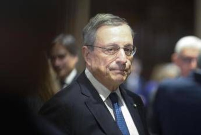 Draghi: "Ue investa 100 miliardi nell'Intelligenza Artificiale"