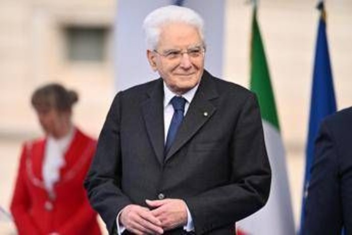 Mattarella richiama le Camere: "Troppe leggi per istituire Giornate per valori ed eventi senza criteri omogenei" Mattarella richiama le Camere: "Troppe leggi per istituire Giornate per valori ed eventi senza criteri omogenei"