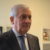 Lieve malore per Tajani, solo uno sbalzo di pressione: il ministro sta bene Lieve malore per Tajani, solo uno sbalzo di pressione: il ministro sta bene