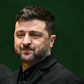 Ucraina, drone russo su deposito di Chernobyl. Zelensky a Londra vede Macron, Merz e Starmer
