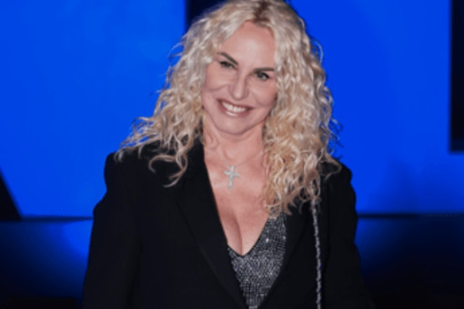 Ascolti tv 11 settembre, Antonella Clerici regina del venerdì sera su Rai 1. Gerry Scotti batte ancora De Martino