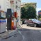 Roma, si cosparge di benzina e si dà fuoco al distributore: gravissimo un 33enne Roma, si cosparge di benzina e si dà fuoco al distributore: gravissimo un 33enne