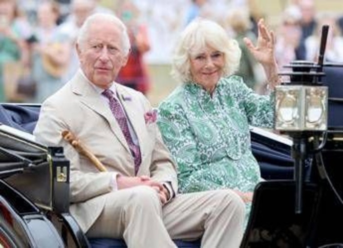 Camilla racconta la malattia di Re Carlo III: "Difficile mantenere il segreto di quella diagnosi" Camilla racconta la malattia di Re Carlo III: "Difficile mantenere il segreto di quella diagnosi"