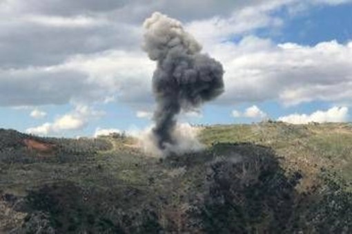 Libano, raid israeliano nel Sud: "Colpito campo profughi palestinese, 13 morti" Libano, raid israeliano nel Sud: "Colpito campo profughi palestinese, 13 morti"